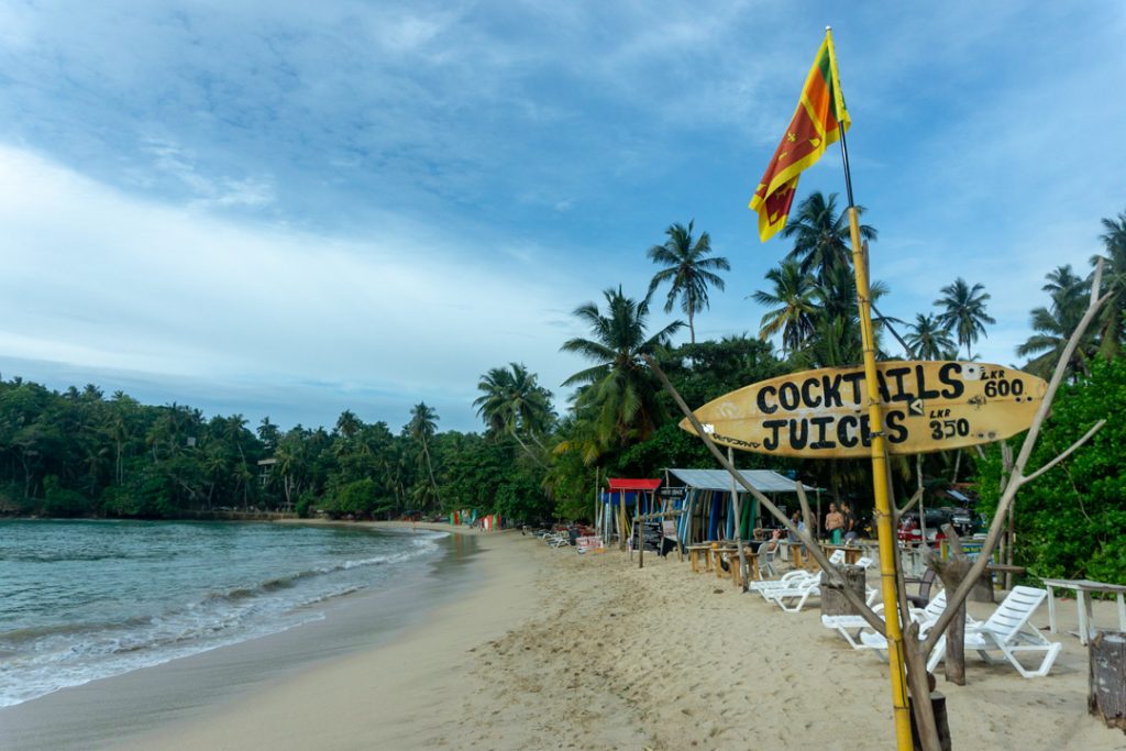 Hiriketiya is one of the best beaches in Sri Lanka - by Fox in the Forest