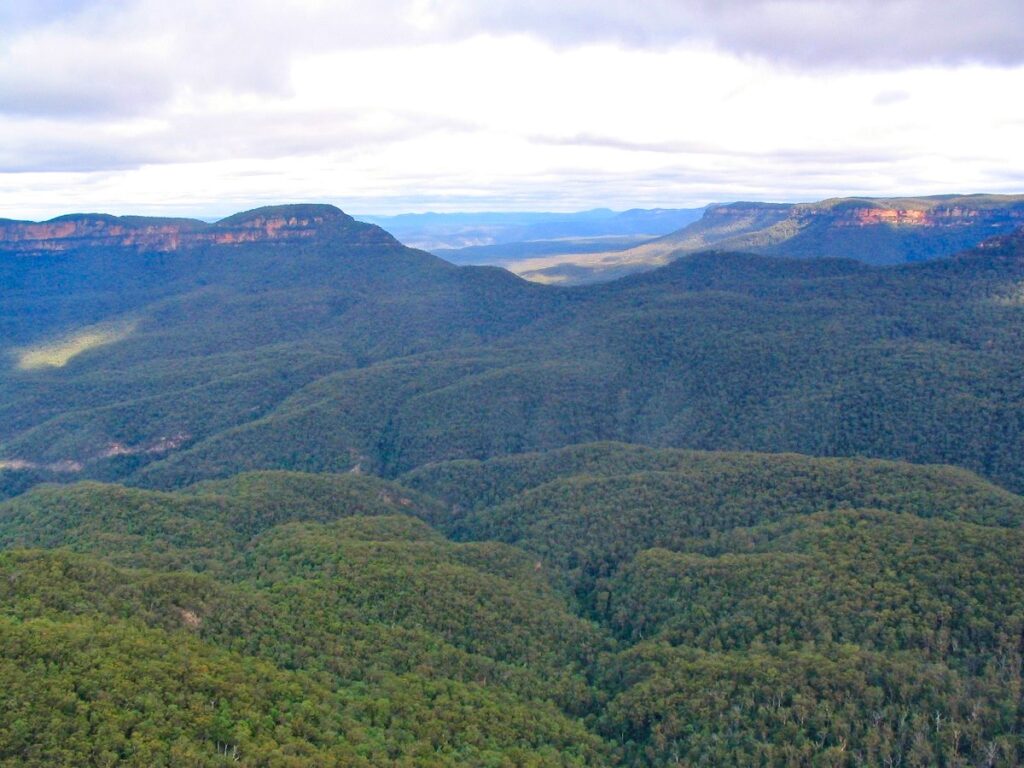 The Blue Mountains, are a famous day trip from Sydney. But the less known location of the Three Sisters, is perfect, if you want to avoid the crowds