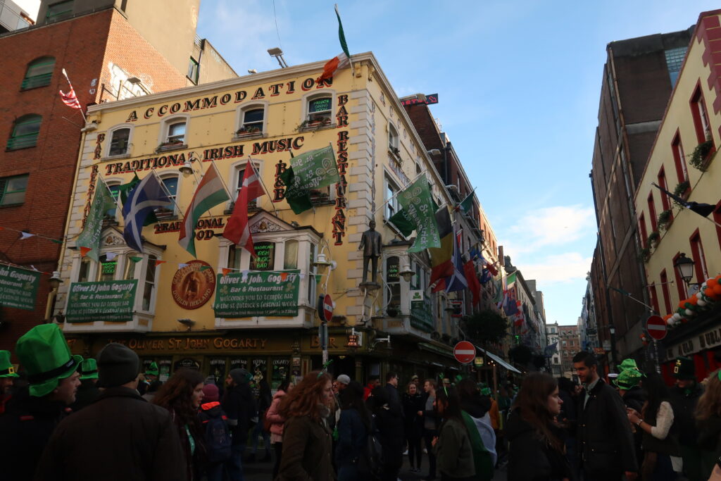 Busy Temple Bar on St Patricks Day - Dublin, Ireland